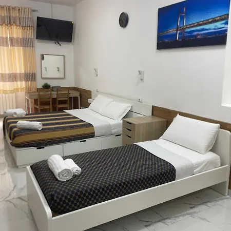 Palace Otel *