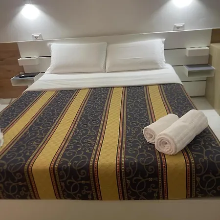 Hotel Palace *